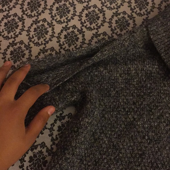 Gray sweater - Picture 2 of 3